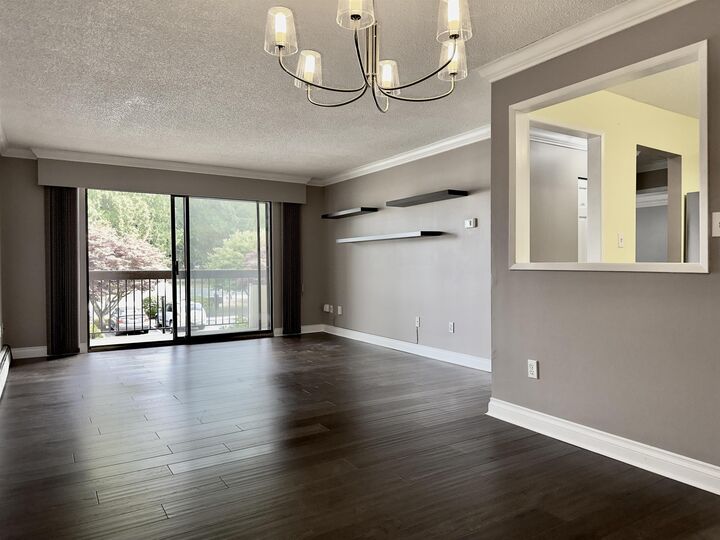 Property Photo:  33490 Cottage Lane 104  BC V2S 6B8 