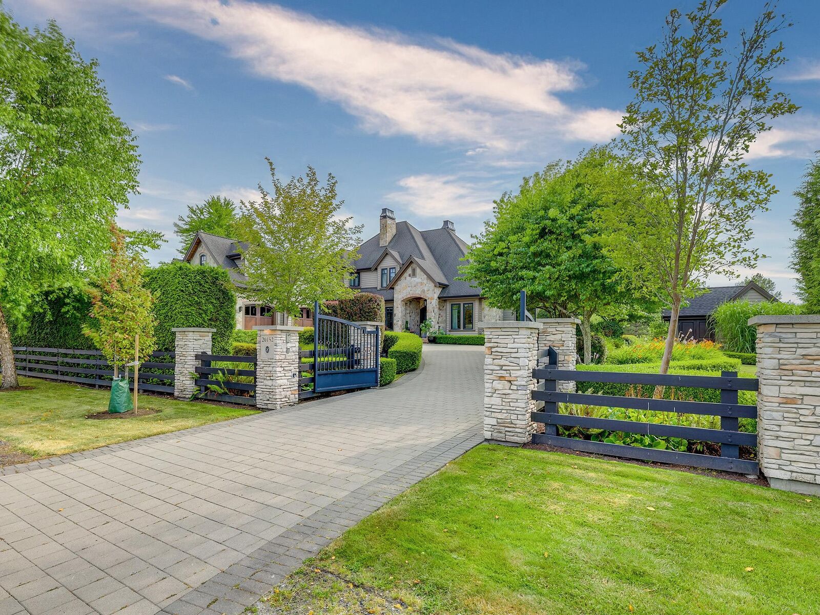 Property Photo: 20152 2 Avenue BC V2Z 0A3