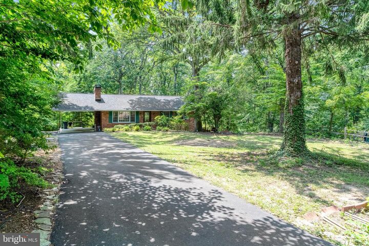 Property Photo:  18355 Sharon Road  VA 22172 