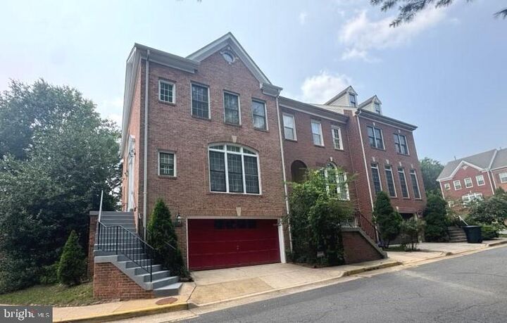 Property Photo: 6505 Nightwind Court VA 22312