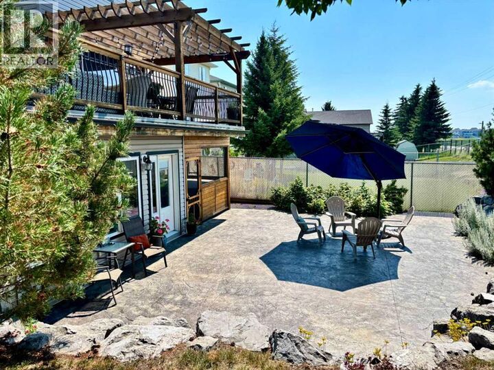 Property Photo: 32 Meadowpark Place AB T0M 0N0
