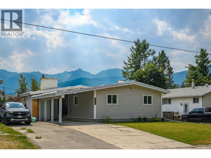 Property Photo:  1206 12th  South Street  BC V0A 1H0 