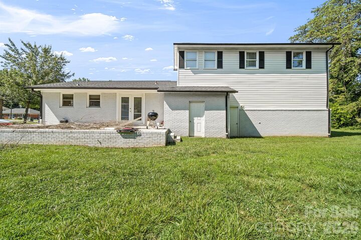 Property Photo:  525 Kelly Avenue  NC 28115 