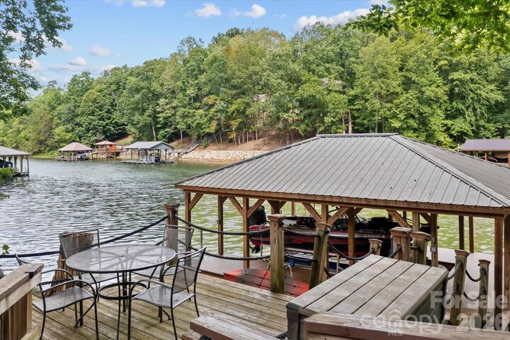 Property Photo:  121 Creek Cove Lane  NC 28677 