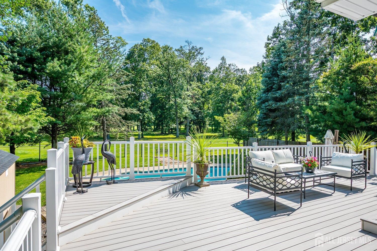 Property Photo:  41 W Calvert Avenue  NJ 08820 