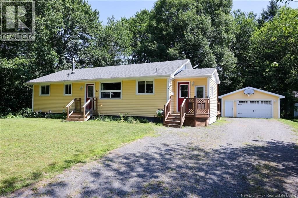 Property Photo:  43 Broadview Avenue  NB E3A 1K6 