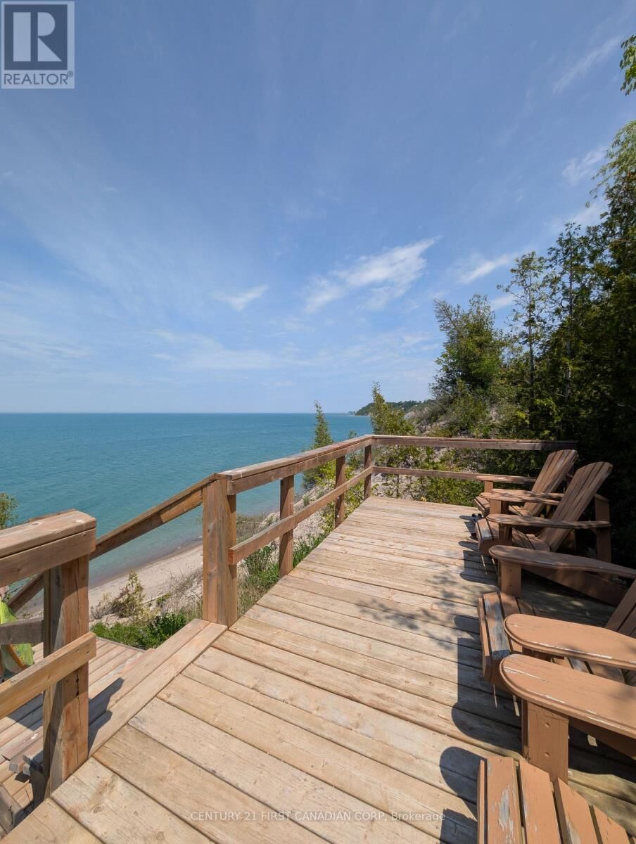 Property Photo:  79681 Bluewater Highway 65  ON N7A 3X8 