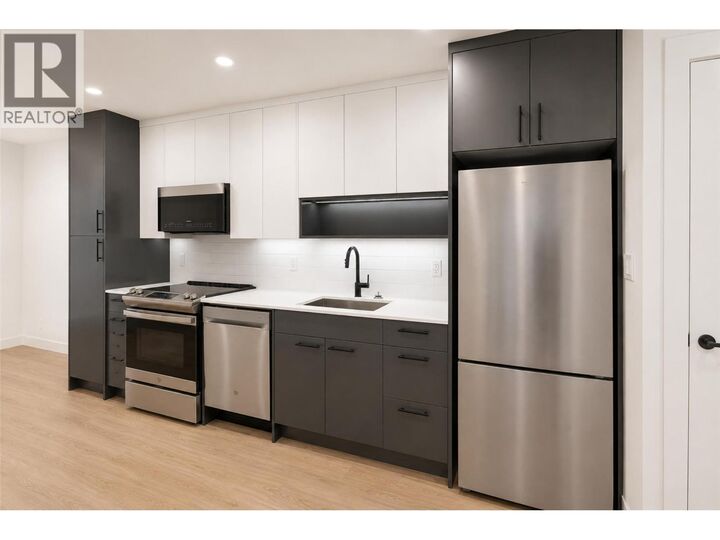 1380 Pridham Avenue 310 — photo 1