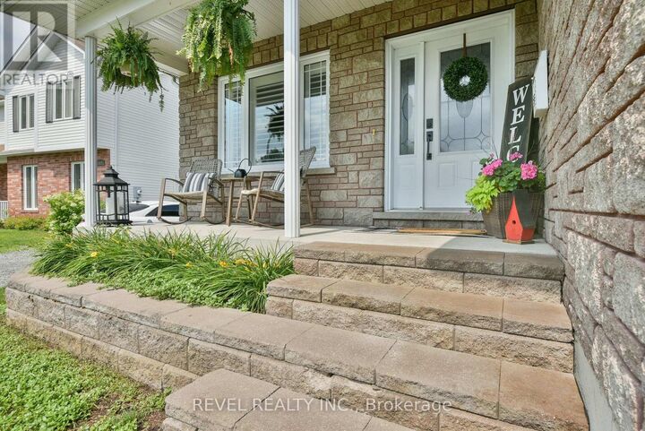 Property Photo:  304 Jv Bonhomme Boulevard  ON P4P 1H5 