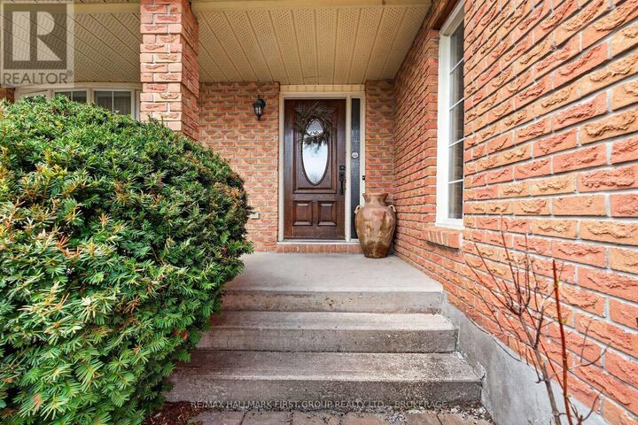 Property Photo: 1130 Caitlin Crescent ON K7P 2S4