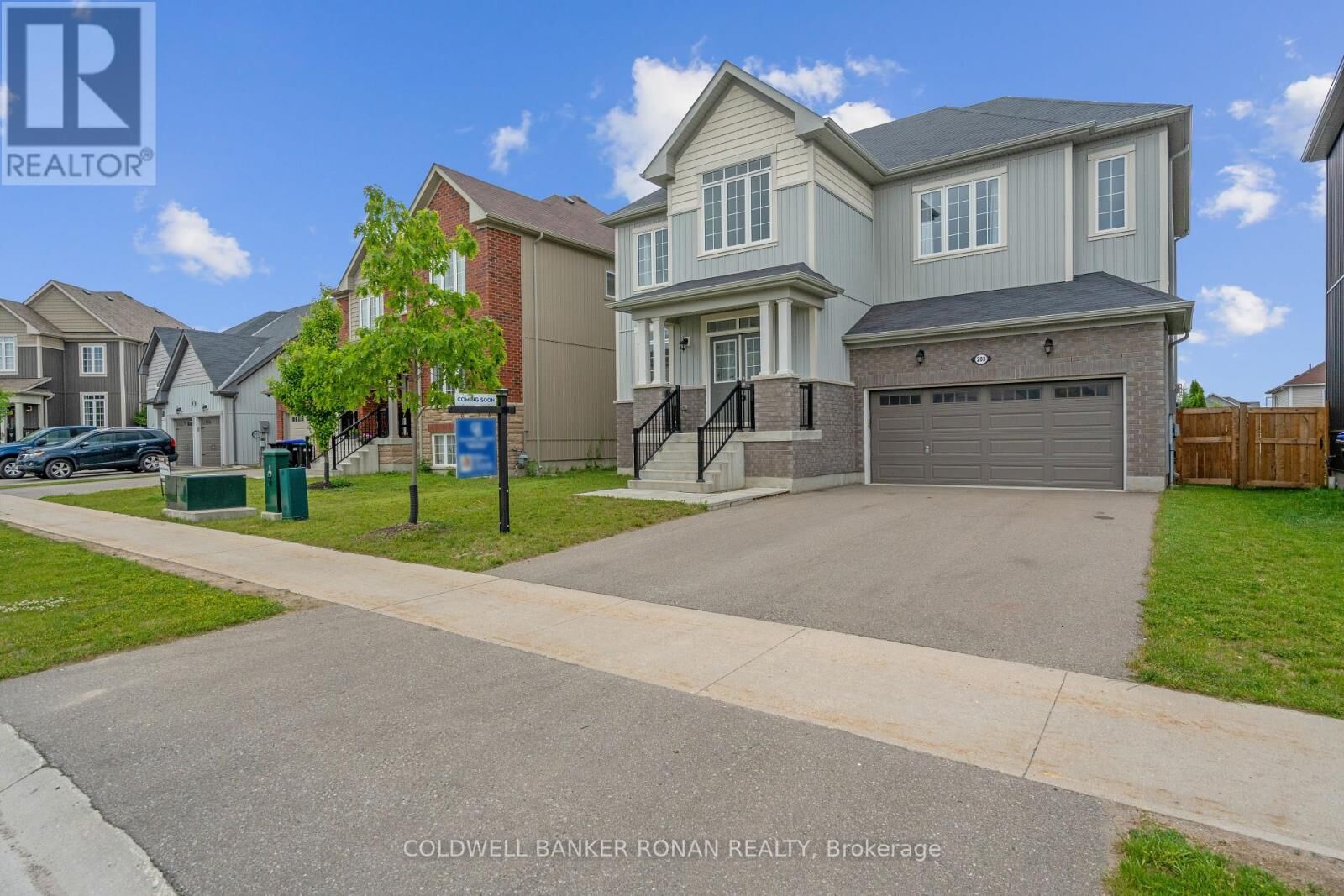 Property Photo: 203 Roy Drive ON L0M 1S0