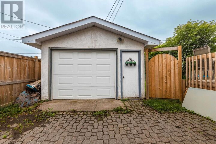 Property Photo:  468 Heather Cres  ON P7E 5K9 