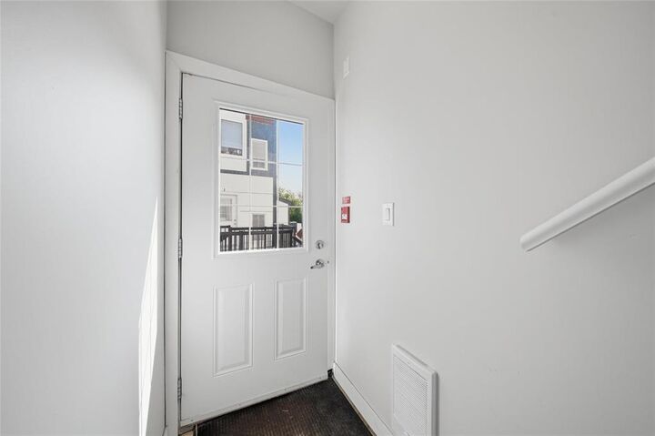 Property Photo: 109 University Crescent MB R3T 2N5