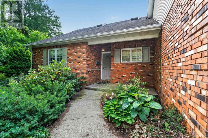 Property Photo: 6254 Gore Street ON L2J 4G5