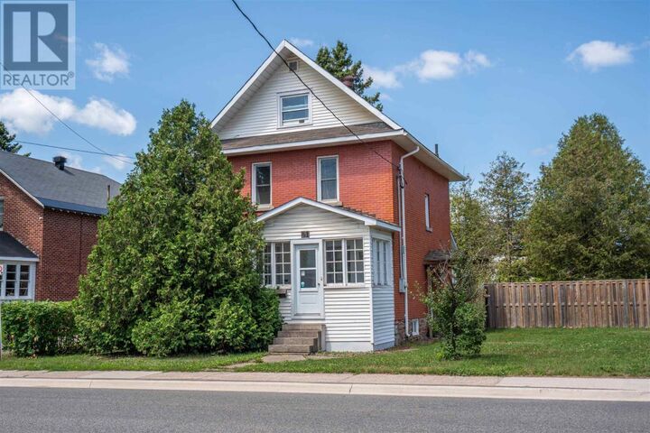 31 St. George'S Ave E — photo 1