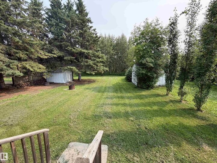 Property Photo: 27 Wicks Street AB T0C 2P0