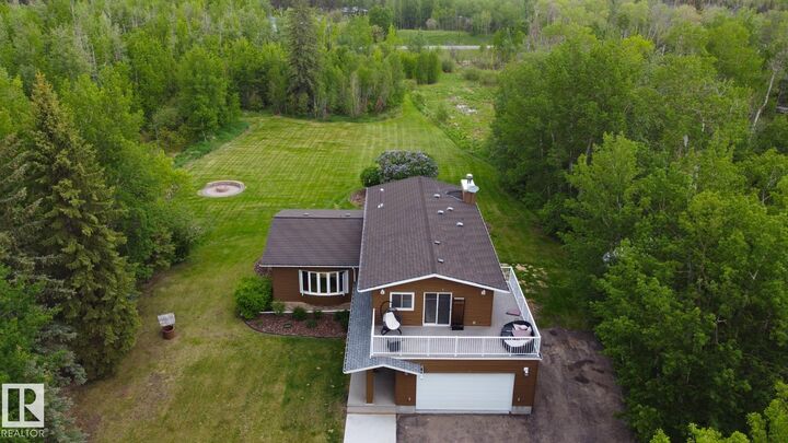 Property Photo:  22549 Twp Rd 100  AB T8C 1H1 
