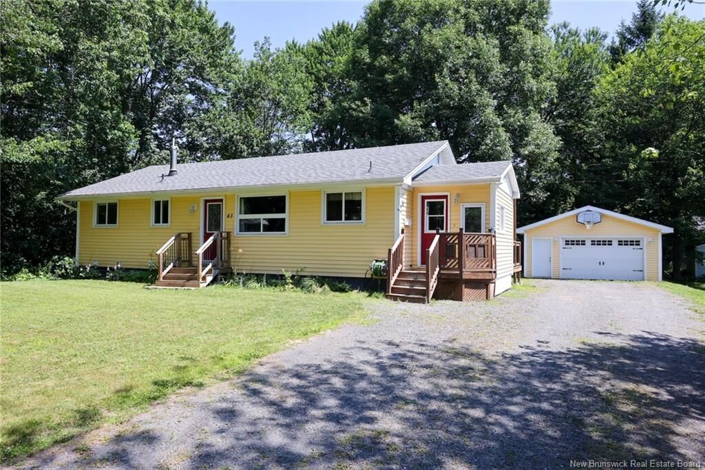 Property Photo:  43 Broadview Avenue  NB E3A 1K6 