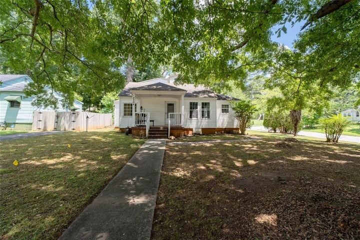 Property Photo:  2304 Jernigan Drive SE  GA 30315 