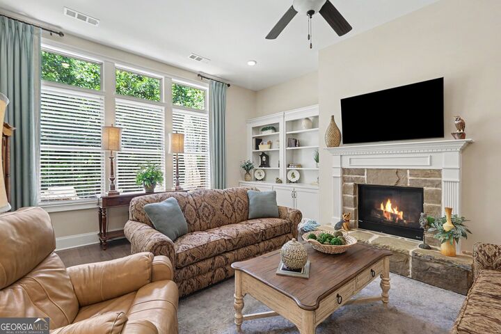 Property Photo:  185 Mulberry Court  GA 30269 