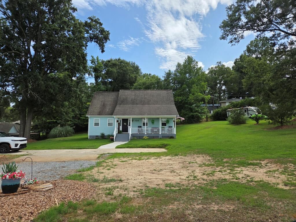 Property Photo:  108 Lakeshore Dr.  SC 29649 