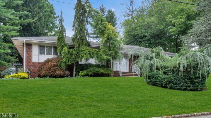 Property Photo: 7 Oak Rdg NJ 07081
