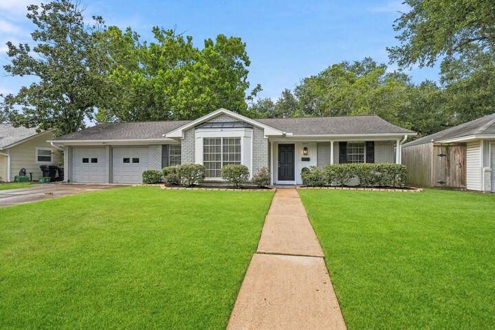 Property Photo:  4614 Hummingbird Street  TX 77035 