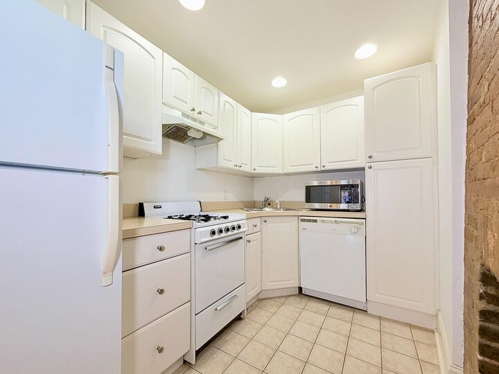 Property Photo:  197 Newark Ave 1  NJ 07302 