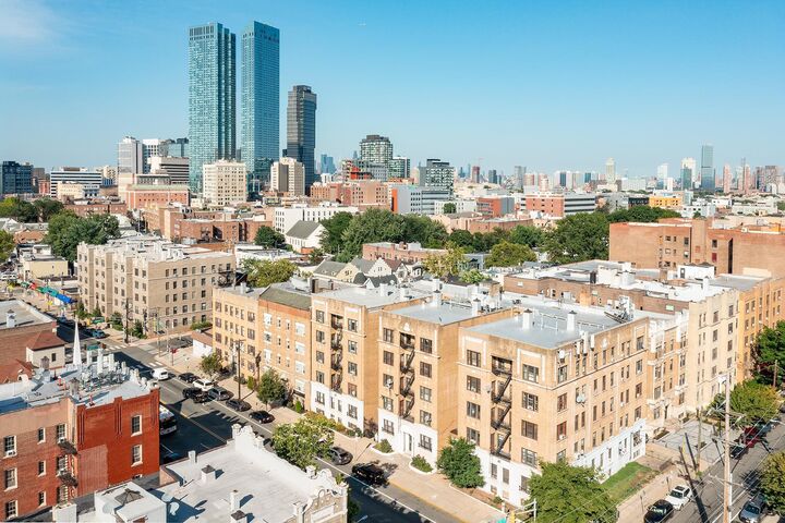 Property Photo:  2672 John F Kennedy Blvd Unit 402  NJ 07306 