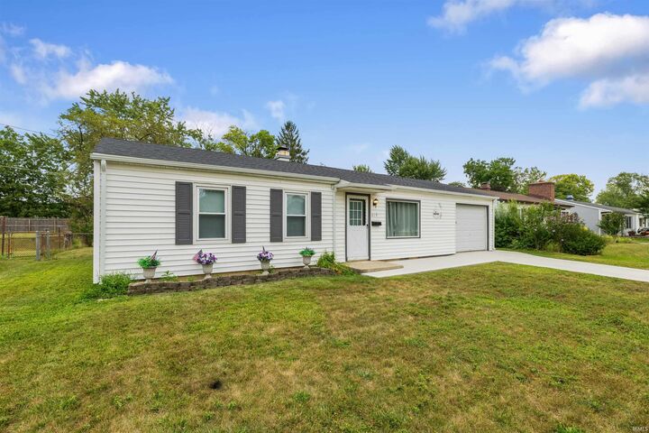 Property Photo:  619 Warwick Avenue  IN 46825-5650 