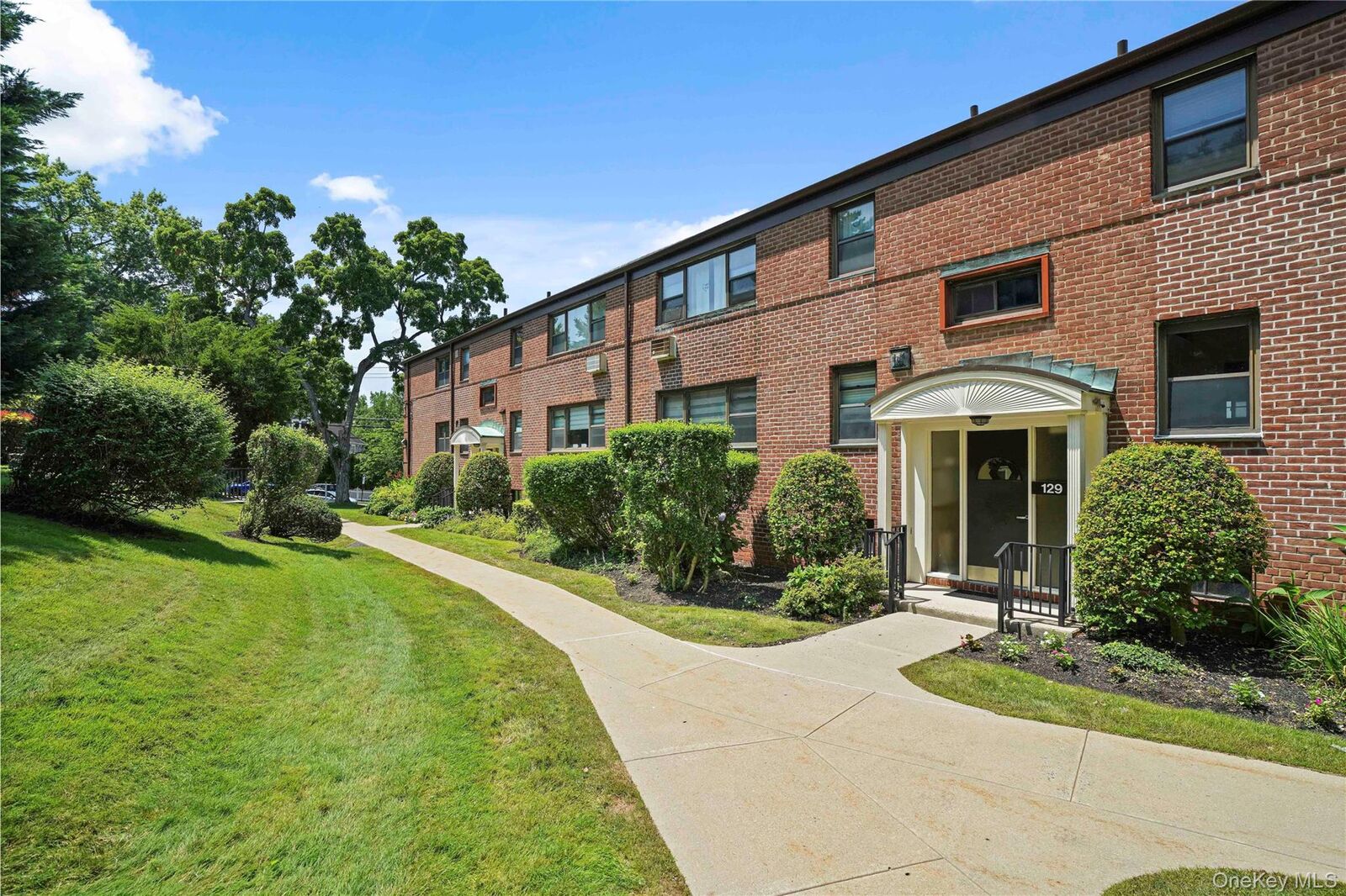 Property Photo:  129 Beacon Hill Drive F15  NY 10522 