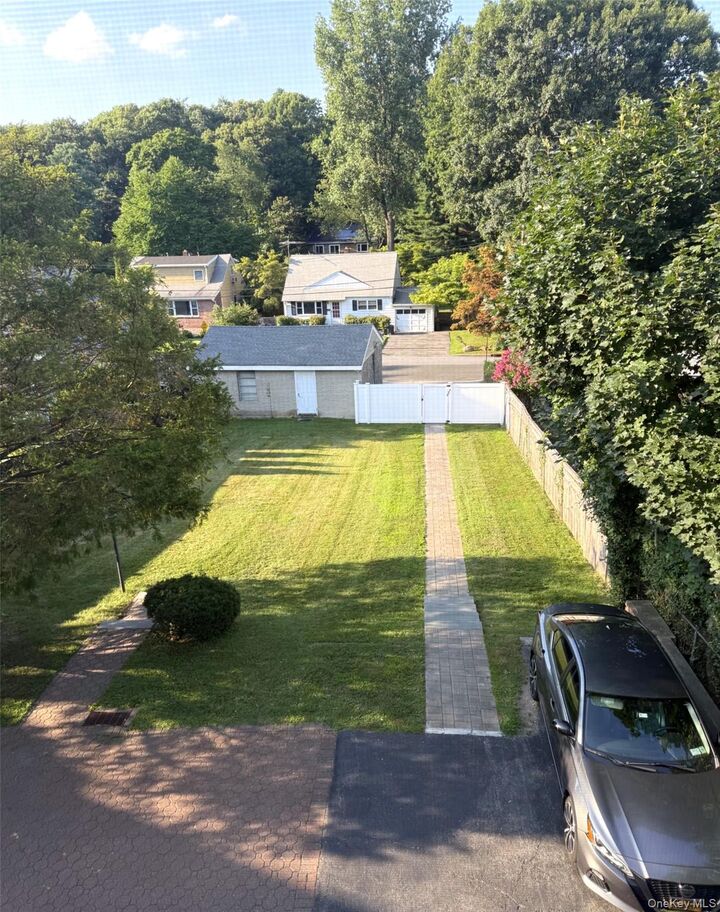 Property Photo:  177 Ashford Avenue 2  NY 10522 