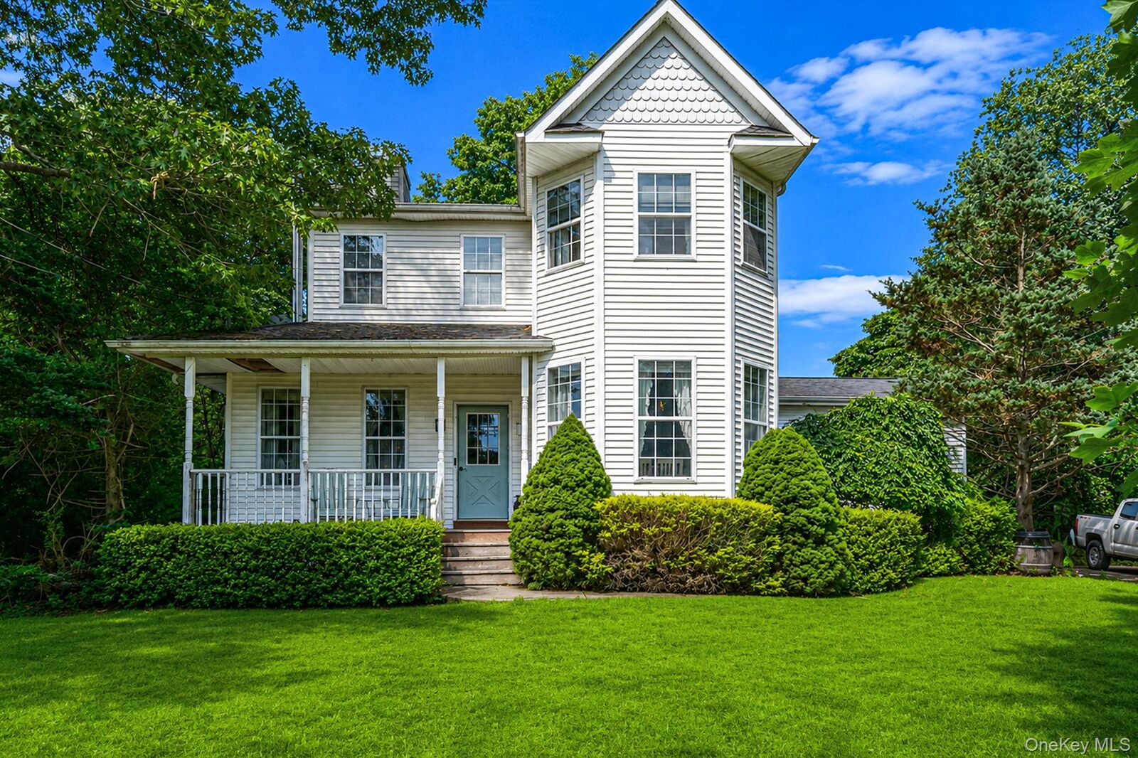 Property Photo:  138 Holiday Boulevard  NY 11934 