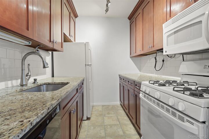 Property Photo:  360 Westchester Avenue 623  NY 10573 