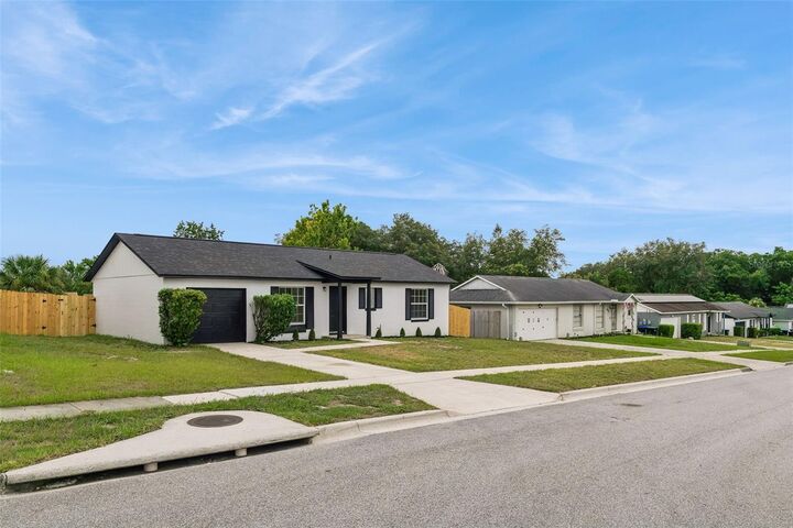 Property Photo:  3117 Knightsbridge Road  FL 32818 