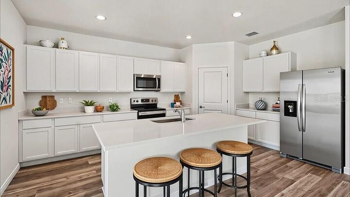 Property Photo:  24258 NW 13th Boulevard  FL 32669 