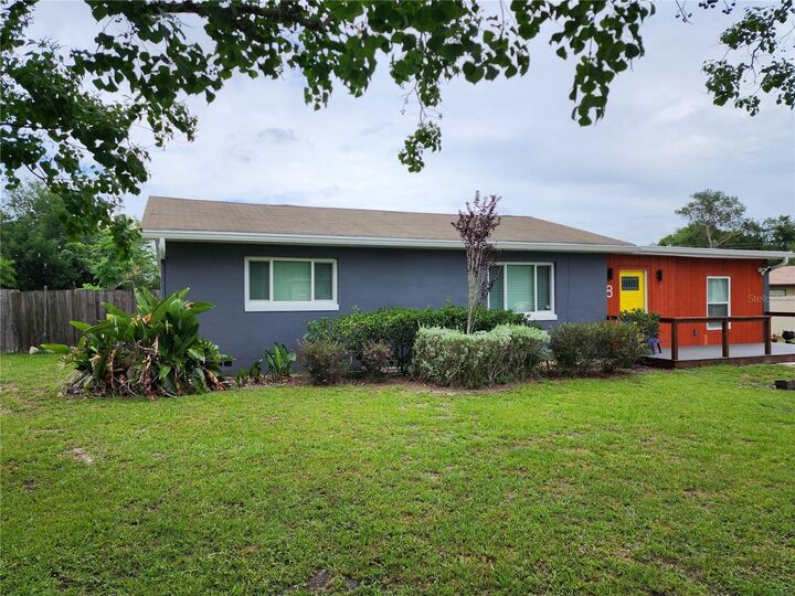 Property Photo:  8 Poinsettia Drive  FL 32713 