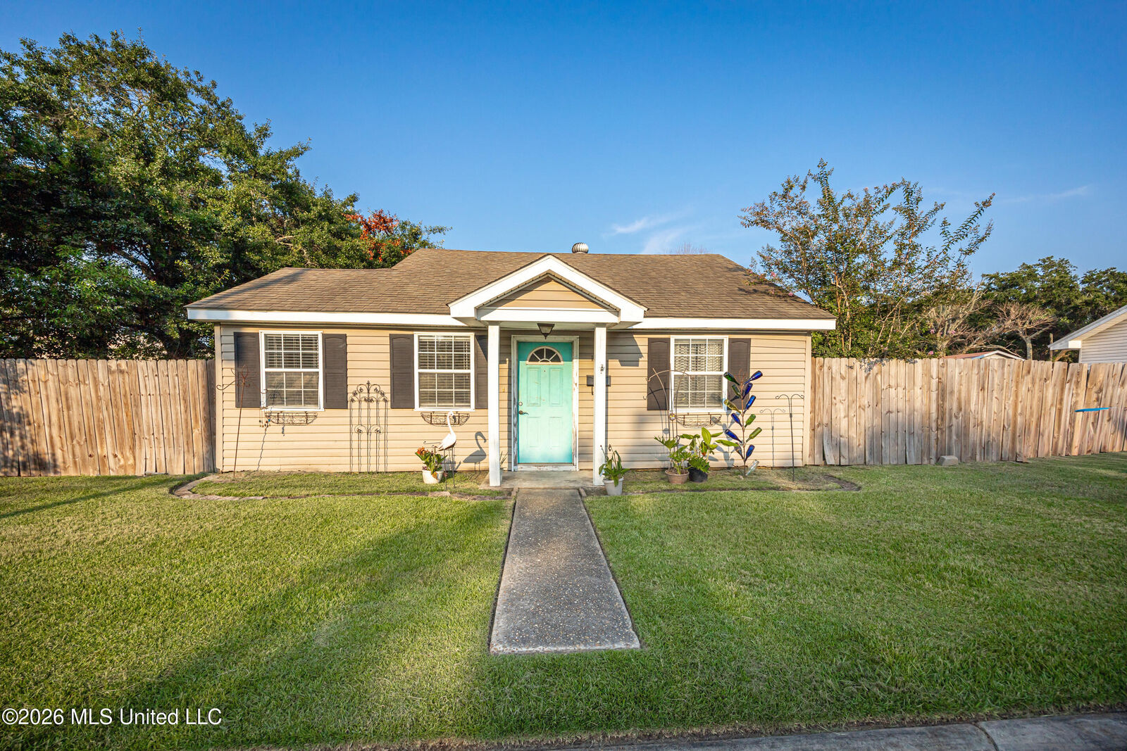 Property Photo: 1806 Roosevelt Street MS 39567