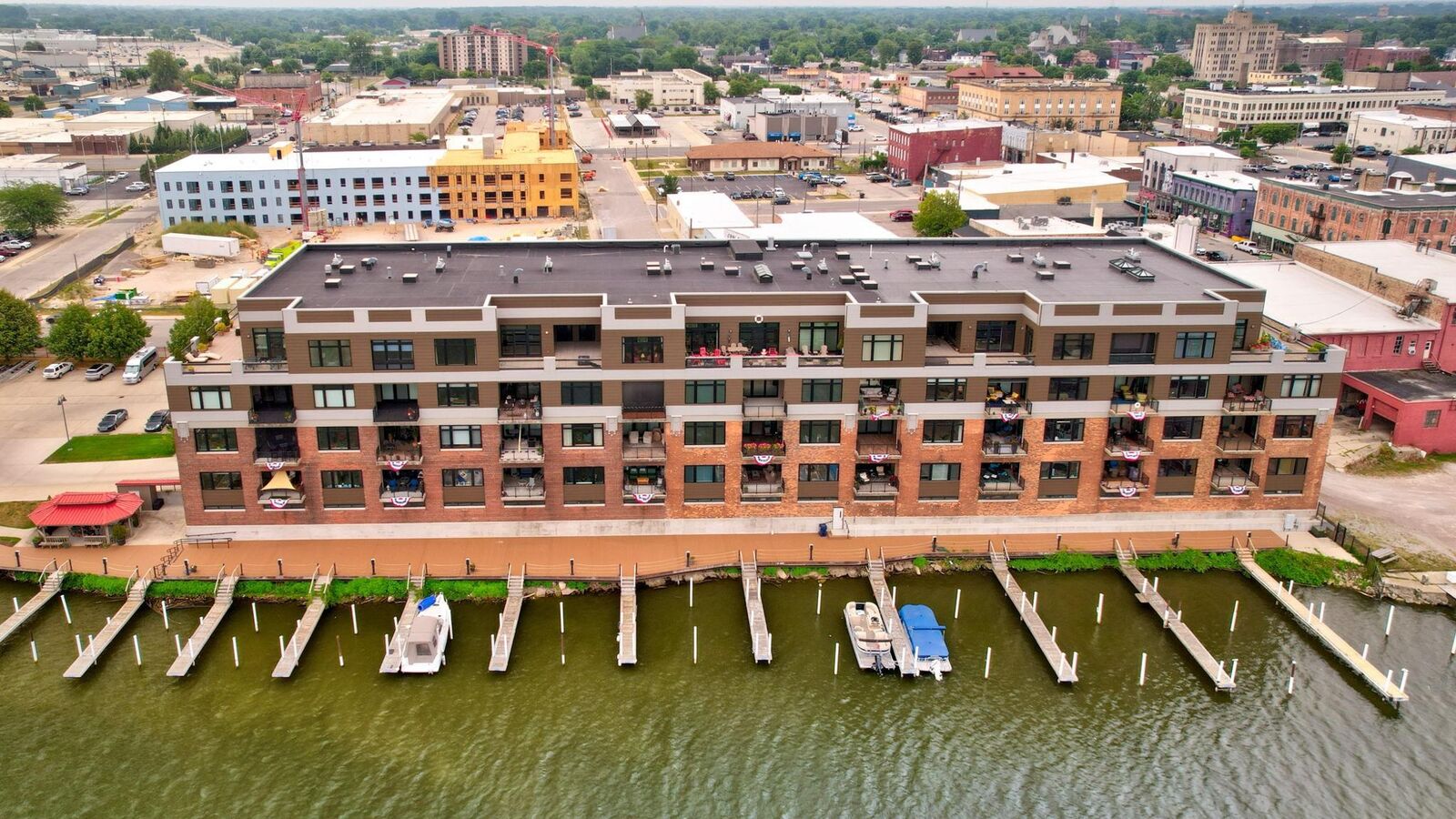 Property Photo:  1111 N Water Street 304  MI 48708 