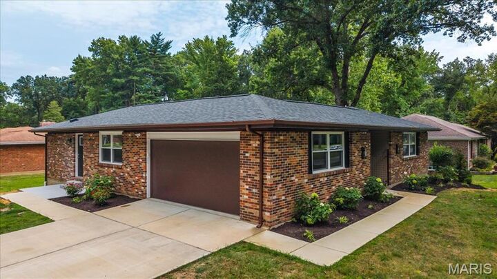 Property Photo:  1040 Bridgeport Drive  MO 63011 