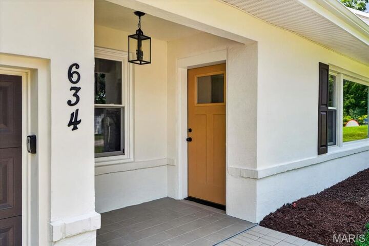 Property Photo: 634 Warrenton Drive MO 63122
