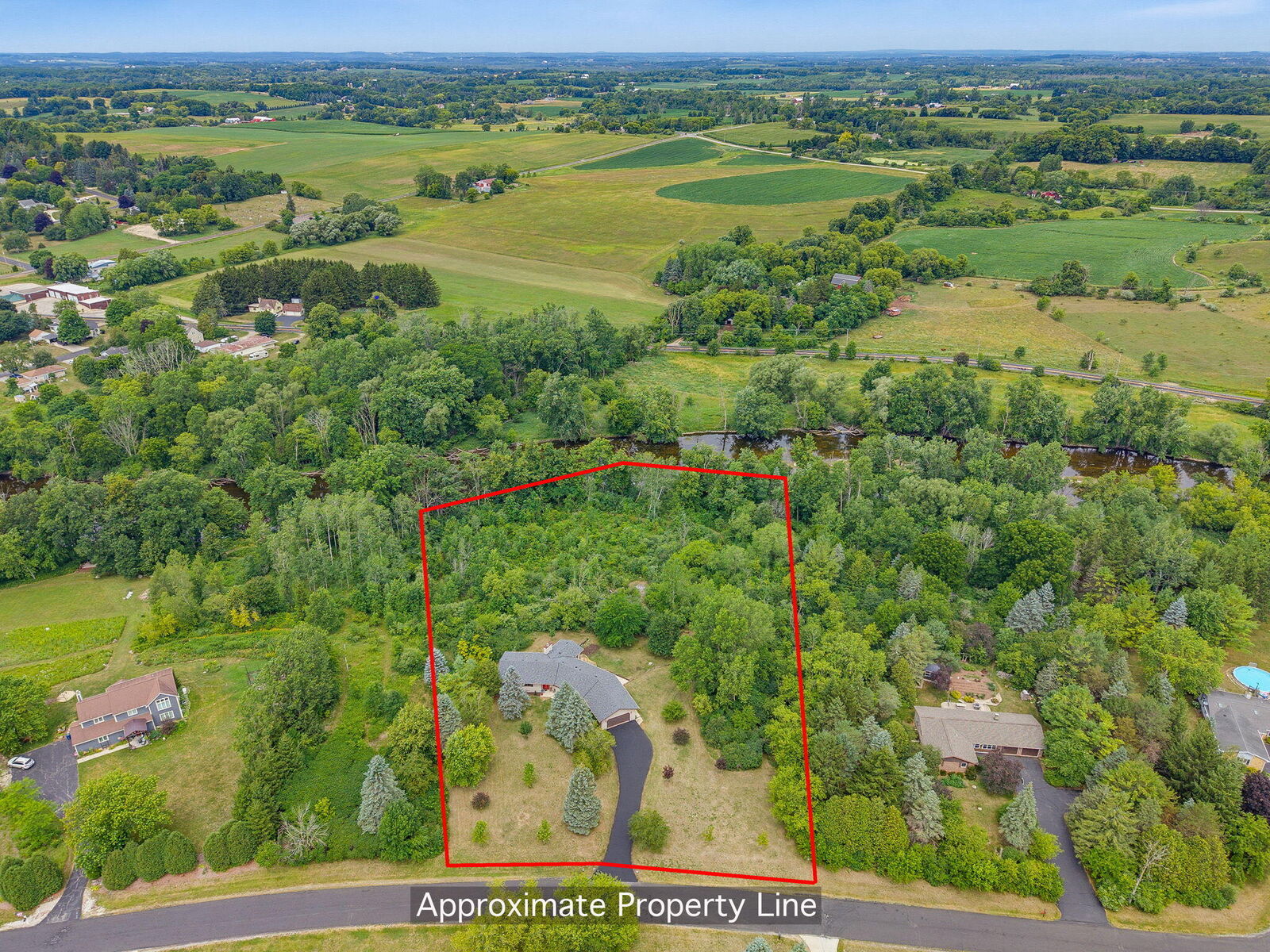 Property Photo: N5471 Loraine Dr WI 53021