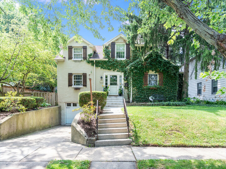Property Photo:  45 S Julian Street  IL 60540 