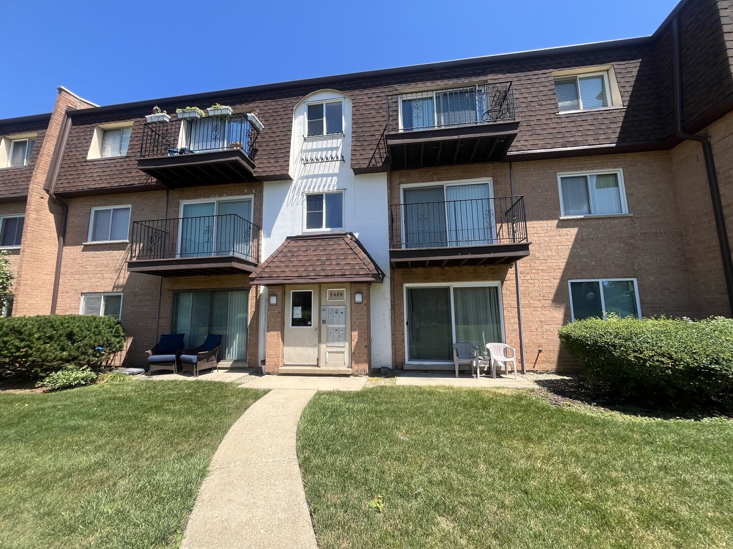 Property Photo:  9480 Bay Colony Drive 2N  IL 60016 