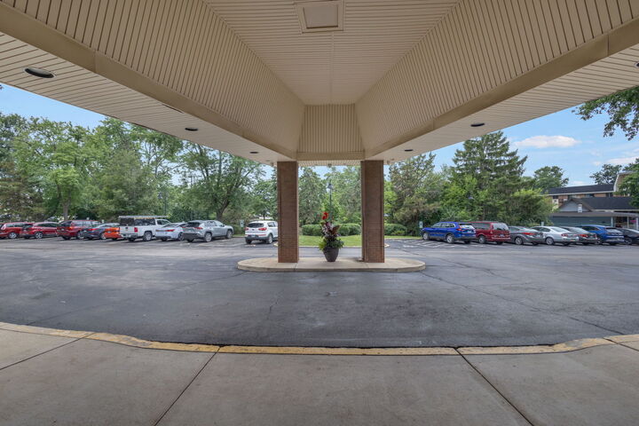 Property Photo: 1198 Royal Glen Drive 221 IL 60137