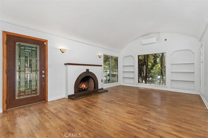Property Photo:  726 S Oak  CA 92701 