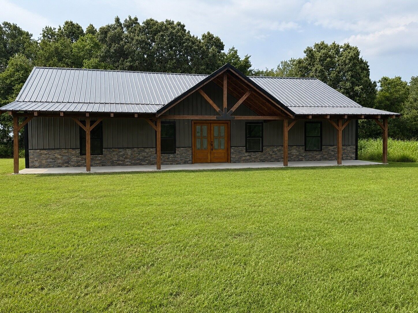 Property Photo:  740 N Brace Rd  TN 38483 