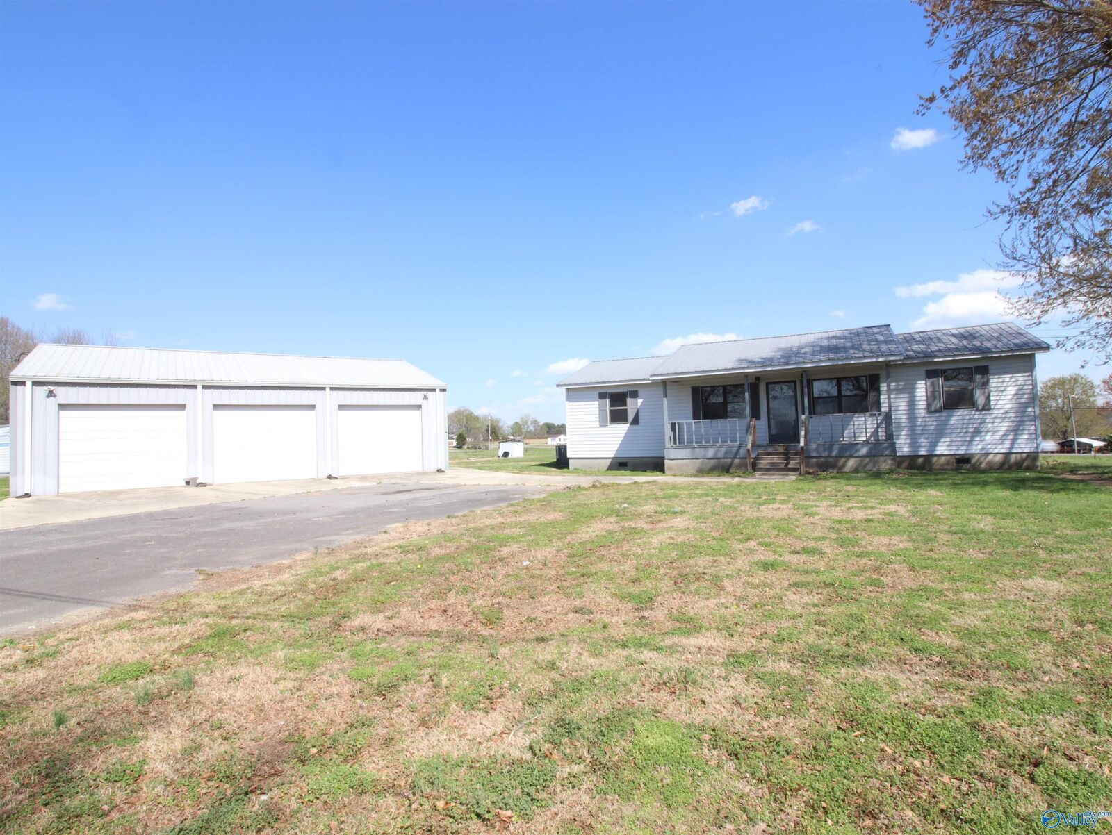 Property Photo: 86 Hill Street AL 35971