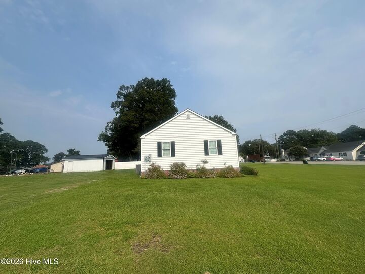 Property Photo:  622 E Memorial Drive  NC 27910 