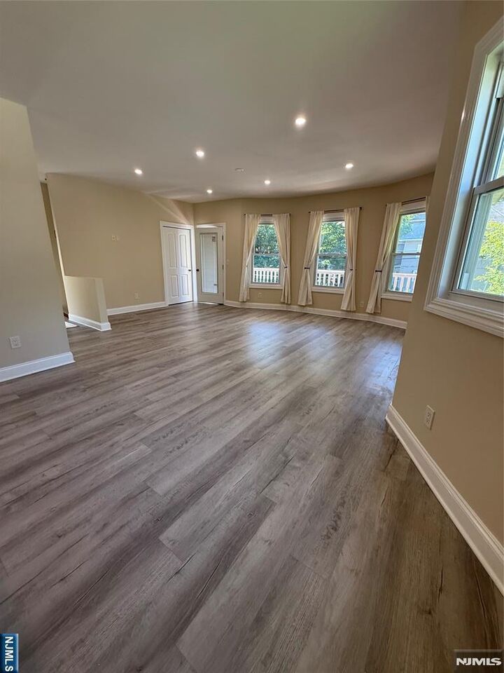 Property Photo:  43 Boyce Place 2  NJ 07450 